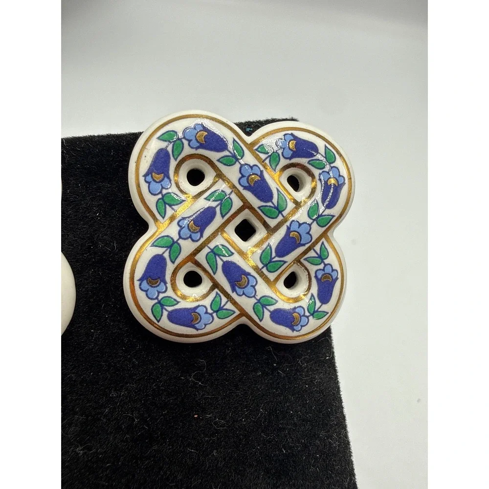 Vintage Porcelain Celtic Knot Stud Earrings Blue Floral‎ Gold Trim Ceramic Studs